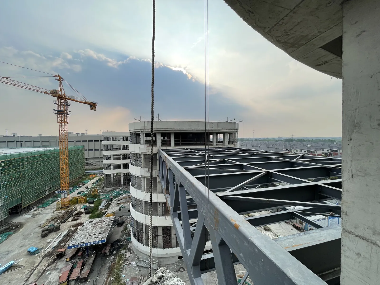 Installing roof structures